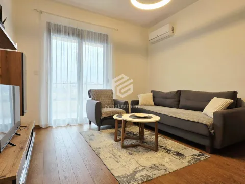 Izdavanje, jednosoban stan, 59m², Centar, Podgorica