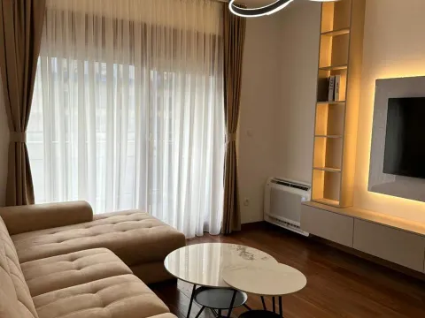 Izdavanje, dvosoban stan, 72m², Master Kvart, Podgorica - image 2
