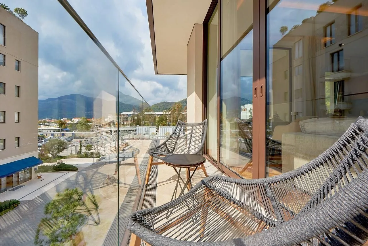 Prodaja, dvosoban stan, 160m², Tivat, Crna Gora
