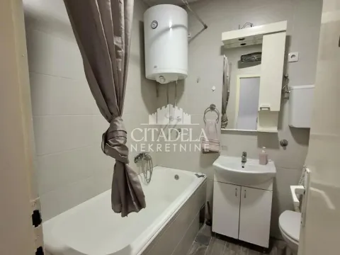 Izdavanje, trosoban stan, 78m², Kanarevo Brdo, Beograd - image 9