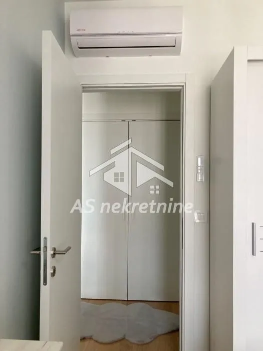 Izdavanje, dvosoban stan, 58m², Savski Venac, Beograd
