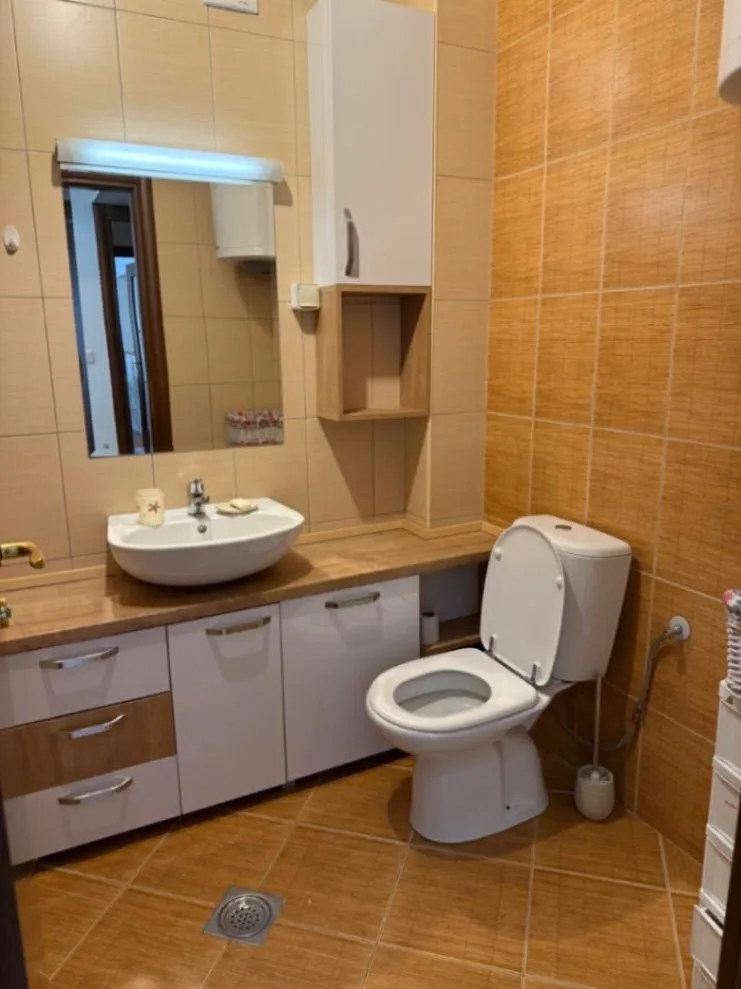 Izdavanje, dvosoban stan, 78m², City Kvart, Podgorica