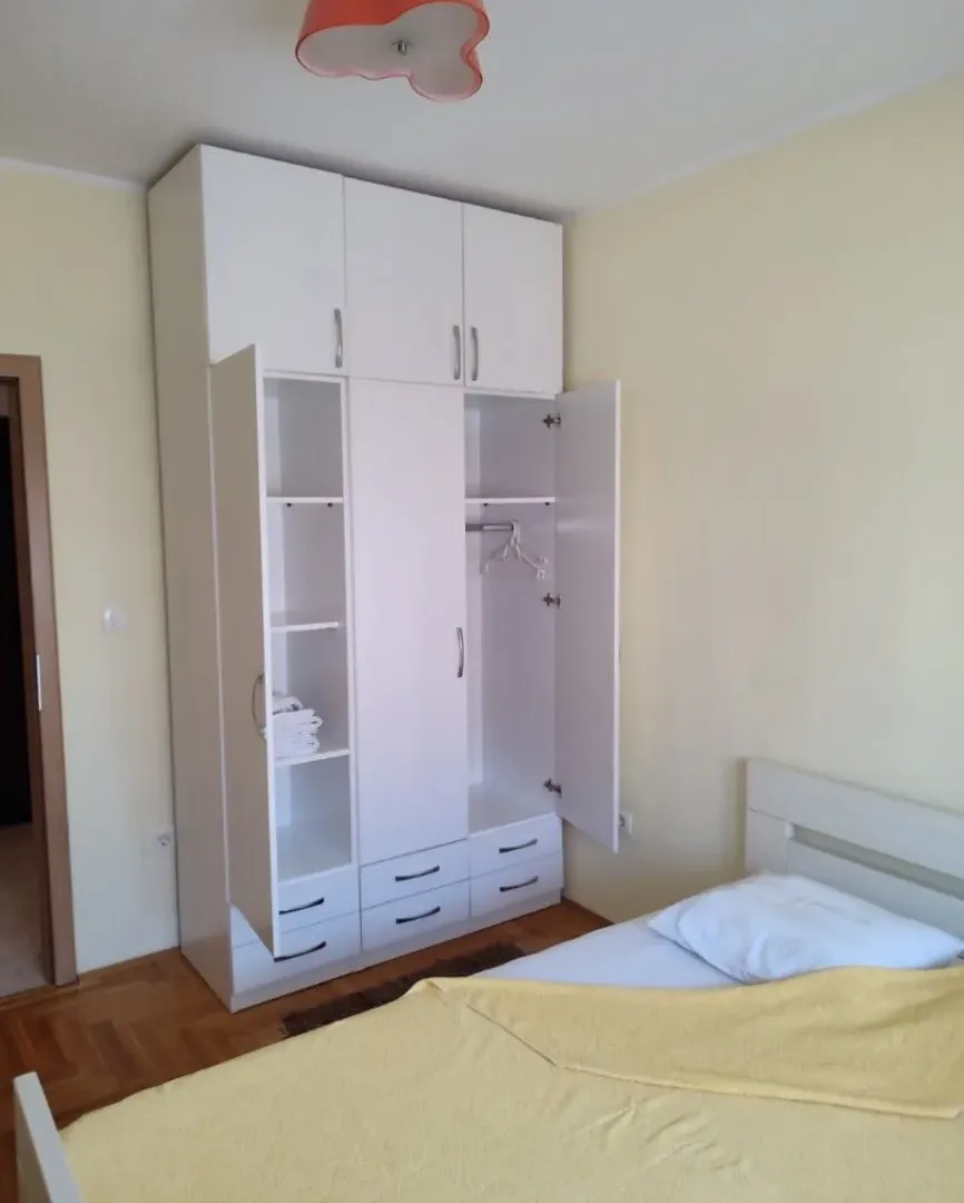 Rent, one bedroom apartment, 40m², Pobrežje, Podgorica