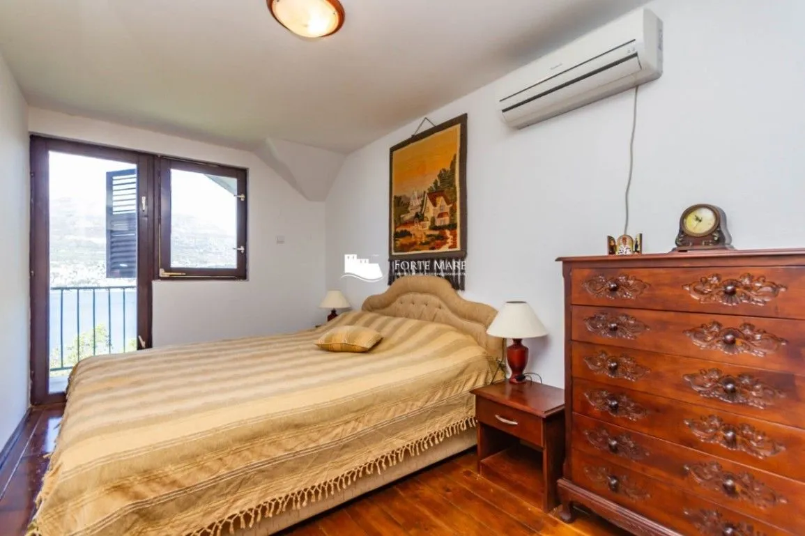Prodaja, kuća, 110m², Njivice, Herceg Novi