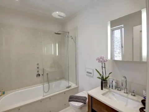 Sale, two bedroom apartment, 90m², Porto Montenegro, Tivat - image 17