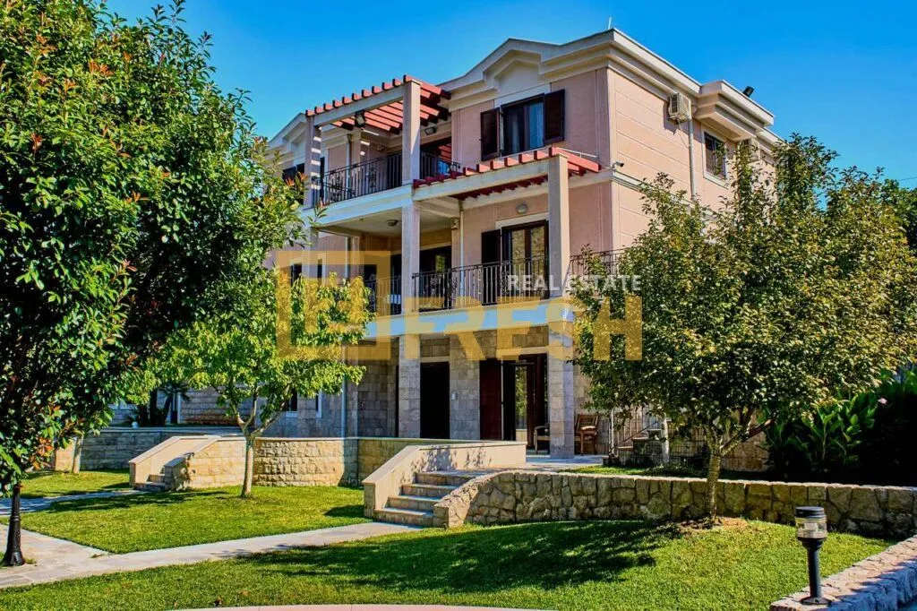 Sale, house, 300m², Zagorič, Podgorica