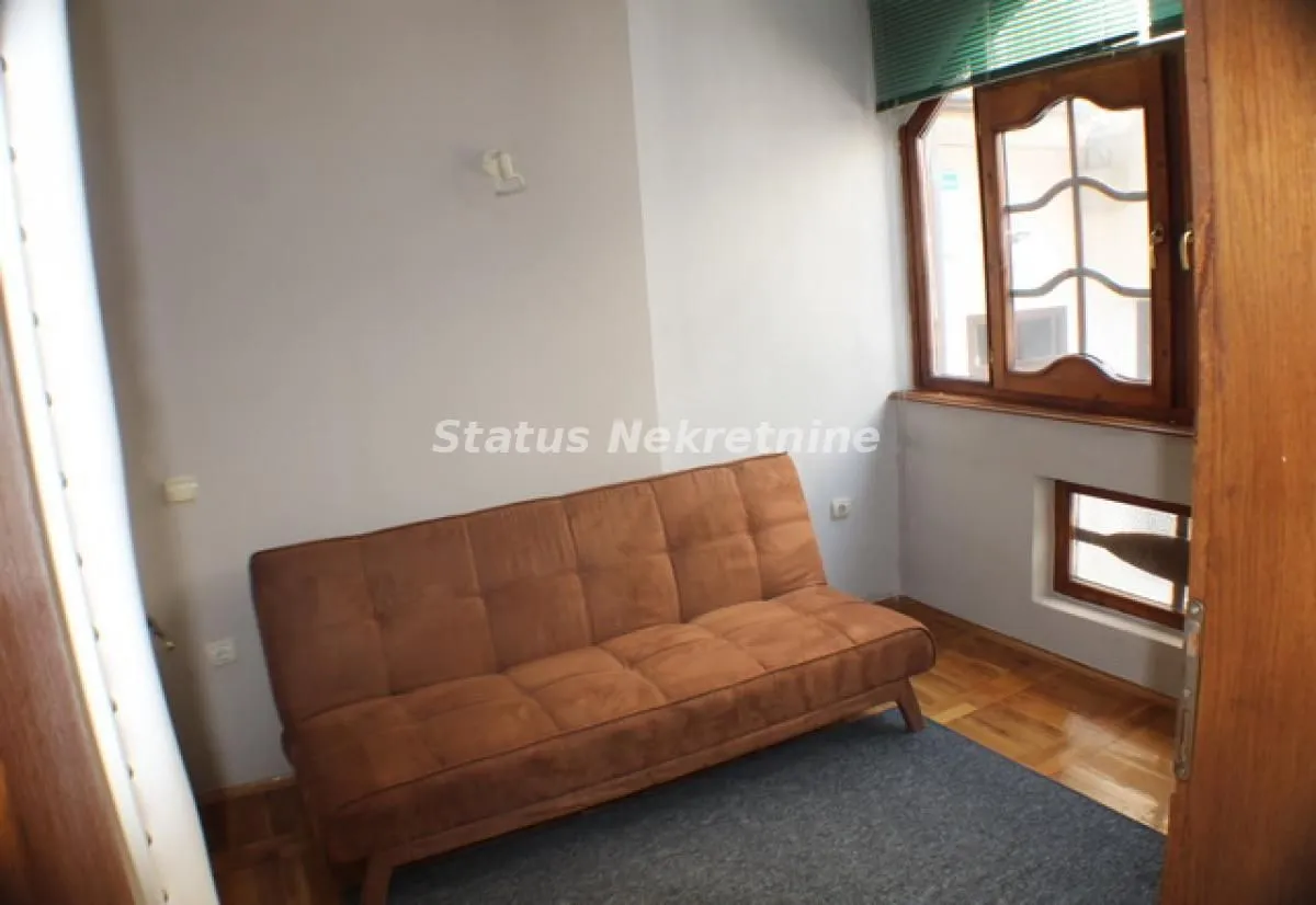 Izdavanje, jednosoban stan, 34m², Centar, Novi Sad