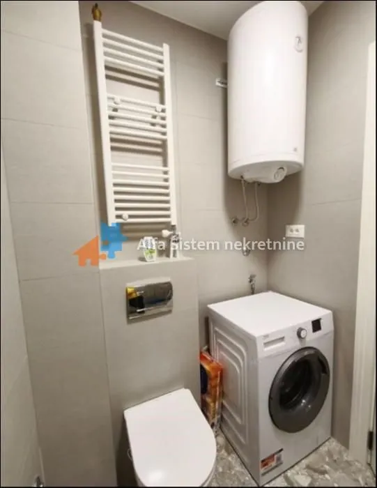 Izdavanje, trosoban stan, 65m², Čubura, Beograd