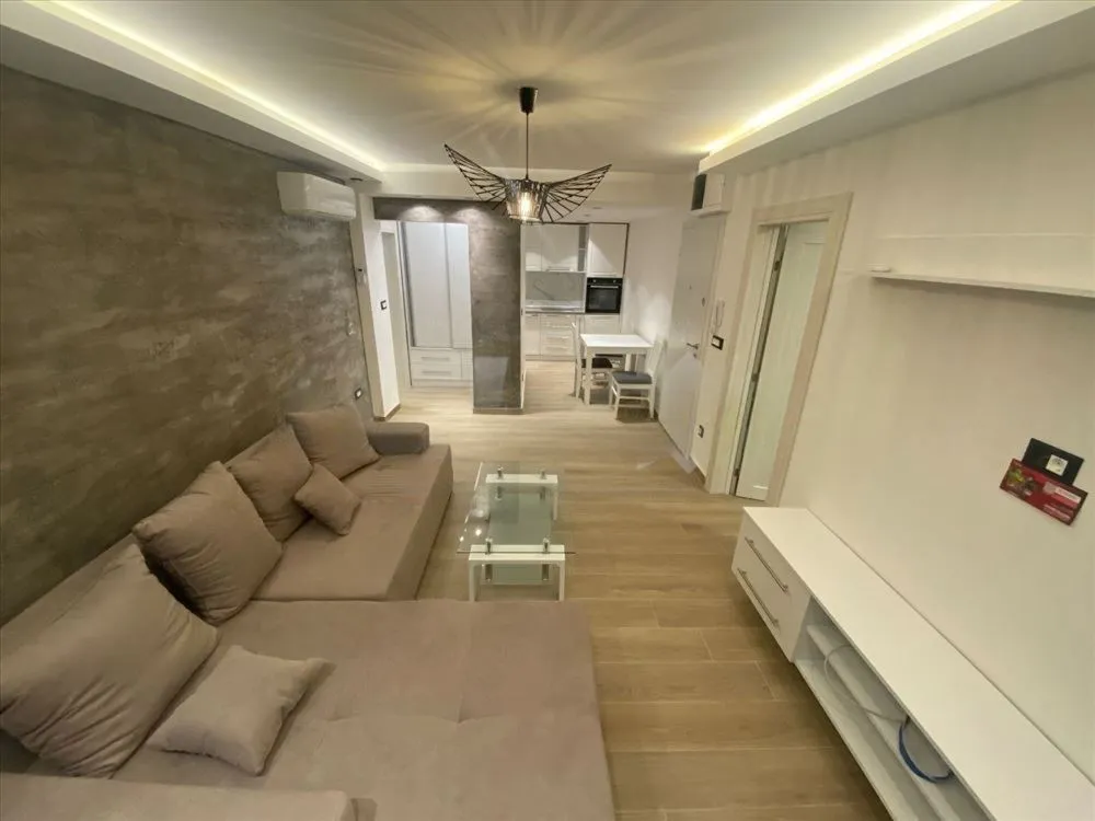 Izdavanje, jednosoban stan, 55m², Ledine, Beograd