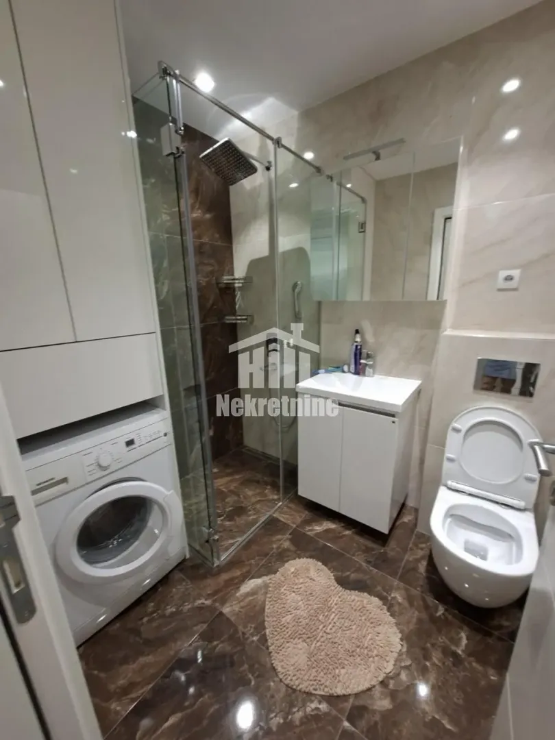 Izdavanje, trosoban stan, 72m², Julino Brdo, Beograd