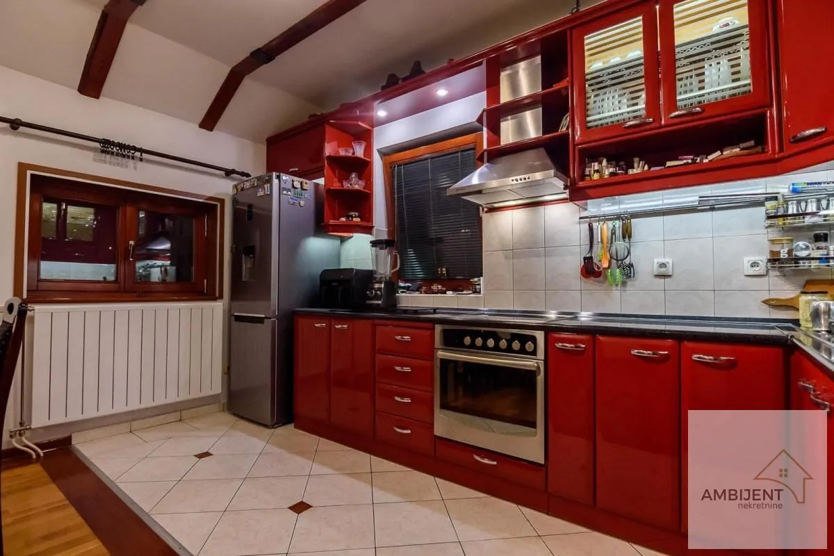 Prodaja, četvorosoban stan, 104m², Stari Grad, Beograd