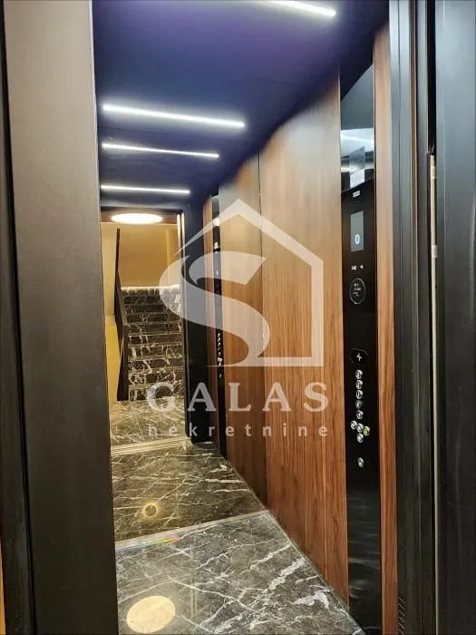 Sale, three bedroom apartment, 121m², Autokomanda, Voždovac Sve Podlokacije