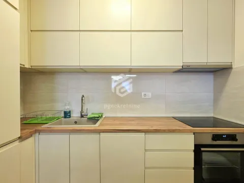 Rent, two bedroom apartment, 70m², Central Point, Podgorica - image 7