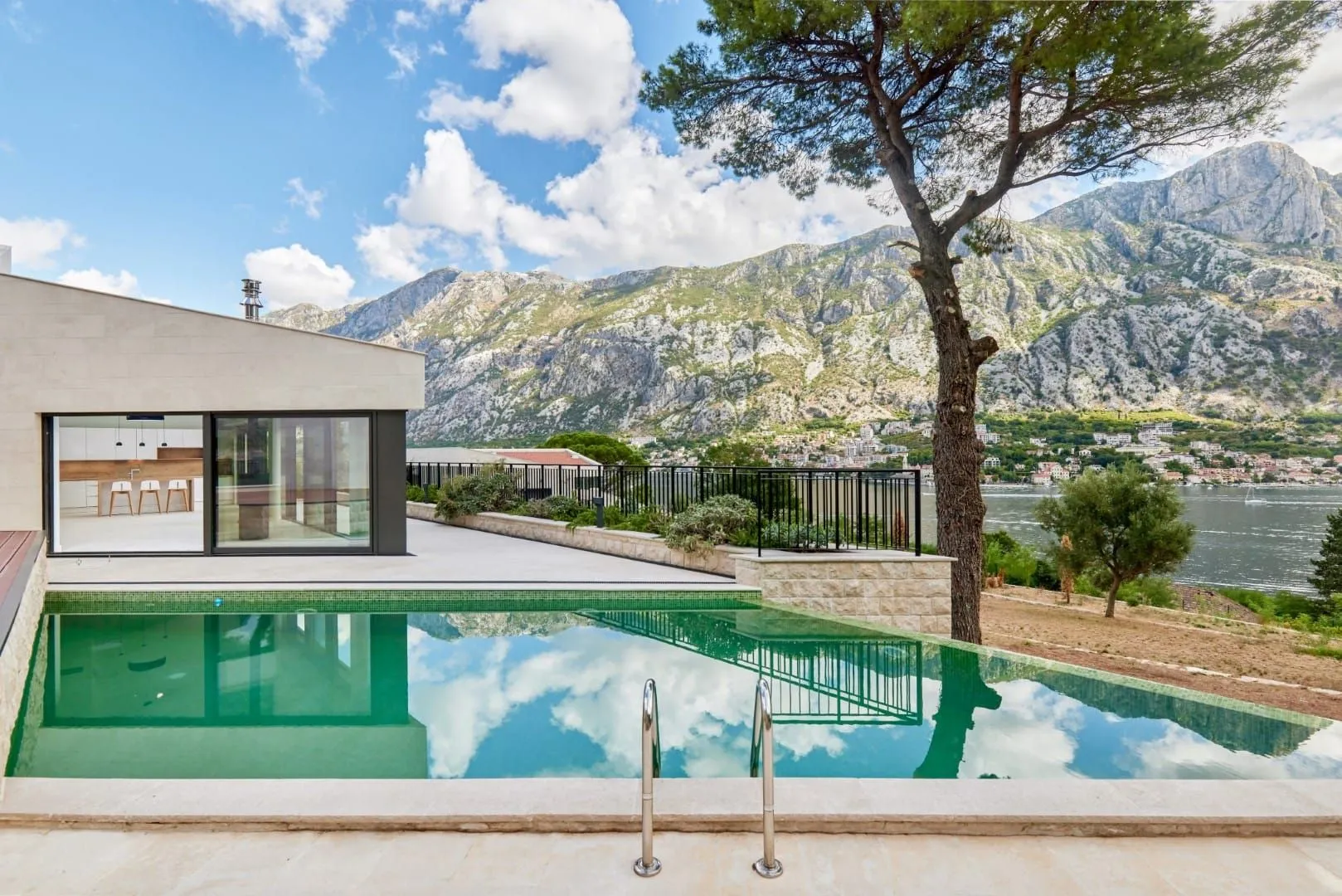 Prodaja, kuća, 479m², Prčanj, Kotor