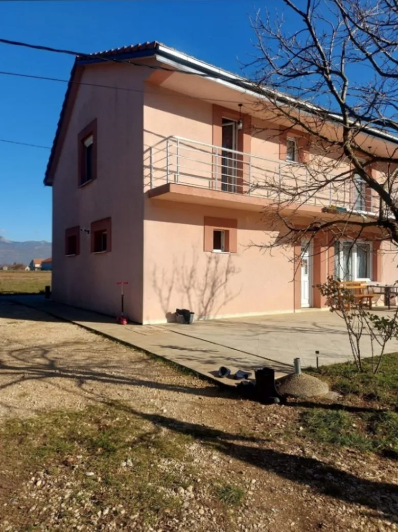 Sale, house, 110m², Miločani, Nikšić