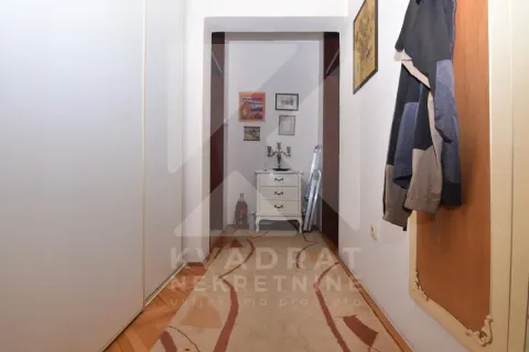 Prodaja, trosoban stan, 108m², Malo Brdo, Podgorica - image 16