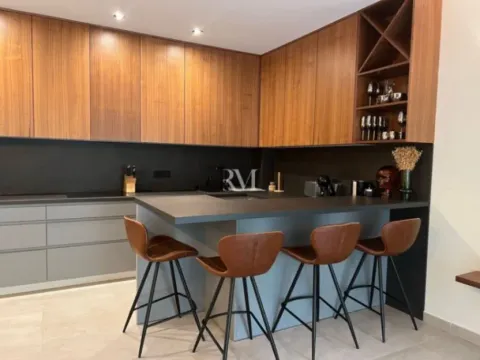 Izdavanje, jednosoban stan, 53m², Škaljari, Kotor - image 9