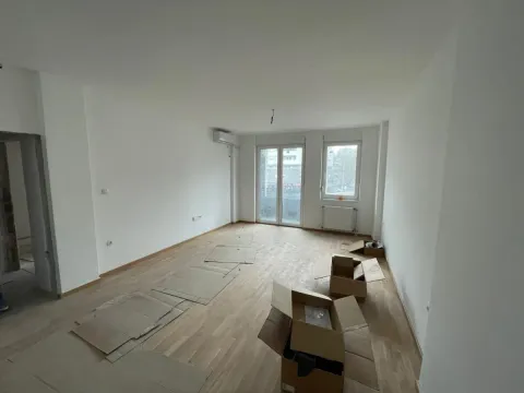 Prodaja, trosoban stan, 73m², Adamovićevo Naselje, Novi Sad Sve Podlokacije - image 2