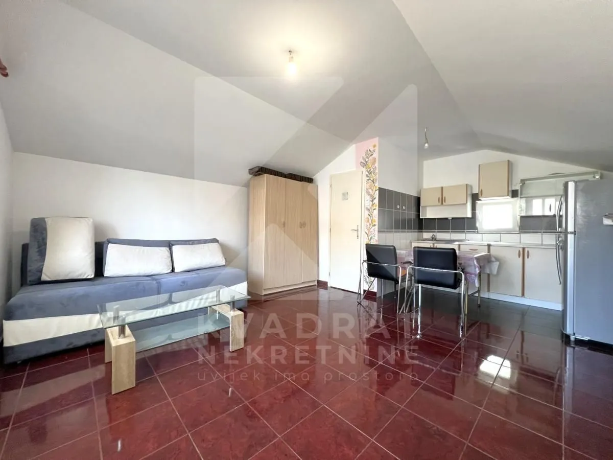 Rent, studio apartment, 25m², Tološka šuma, Podgorica