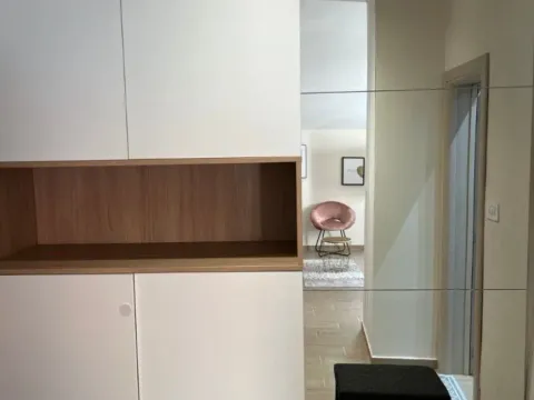 Izdavanje, garsonjera, 35m², Budva, Crna Gora - image 11