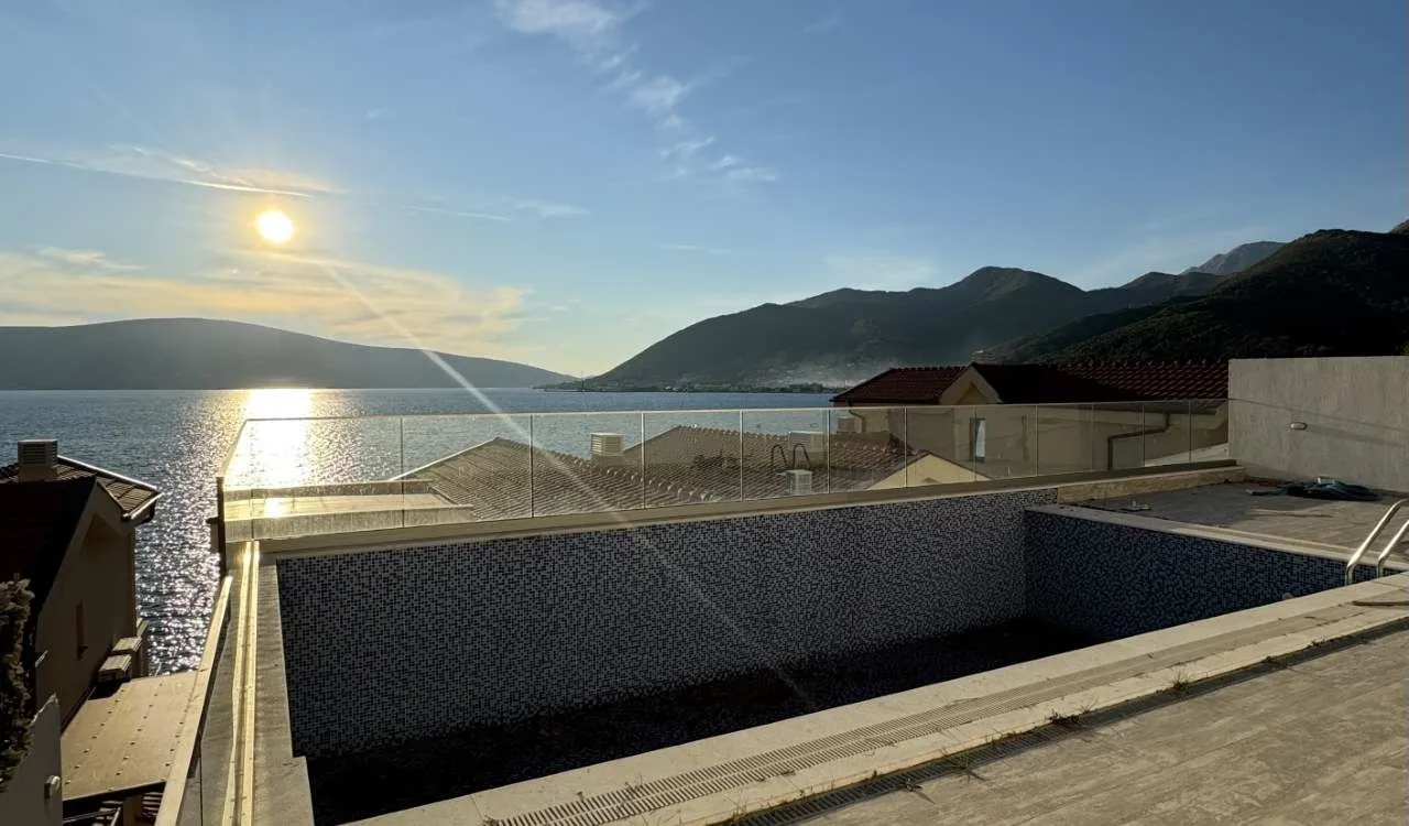 Izdavanje, dvosoban stan, 91m², Opatovo, Tivat