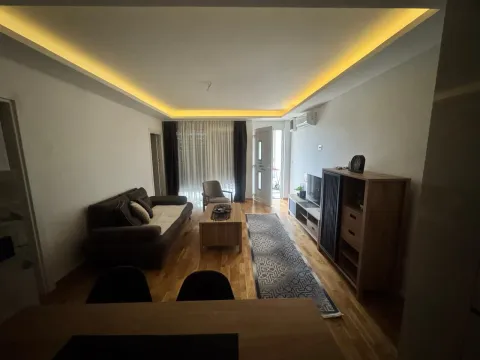 Izdavanje, dvosoban stan, 60m², Marići, Tivat - image 1