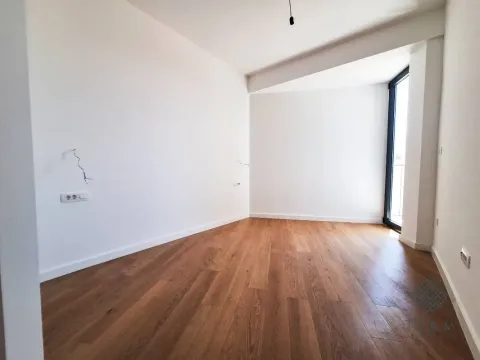 Sale, one bedroom apartment, 68m², Bečići, Budva - image 9