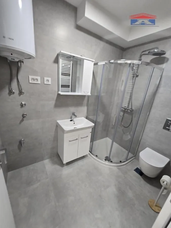 Izdavanje, dvosoban stan, 42m², Podbara, Novi Sad Sve Podlokacije