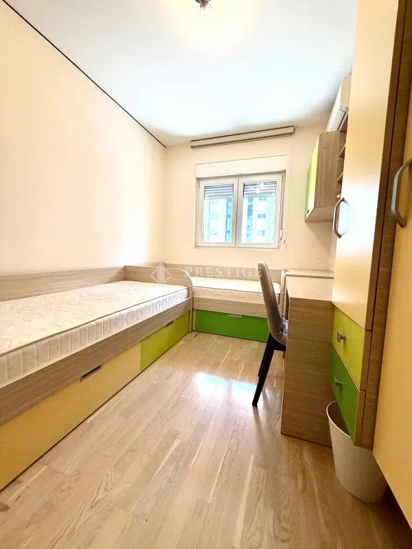 Izdavanje, dvosoban stan, 72m², City Kvart, Podgorica