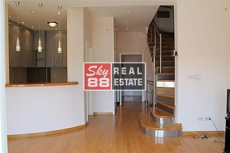 Izdavanje, kuća, 215m², Savski Venac, Beograd