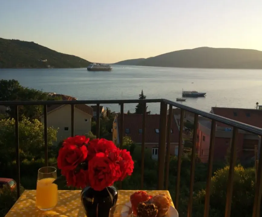 Izdavanje, stan, 63m², Kumbor, Herceg Novi