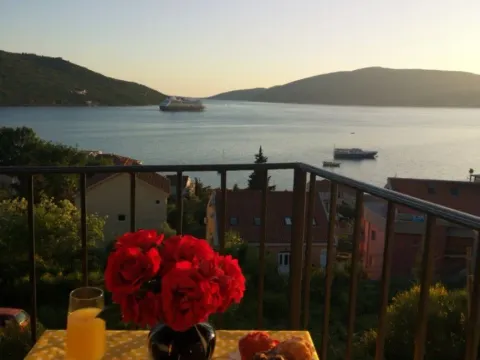 Izdavanje, stan, 63m², Kumbor, Herceg Novi