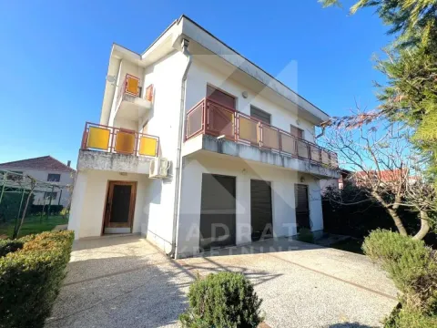 Izdavanje, kuća, 230m², Zagorič, Podgorica - image 2