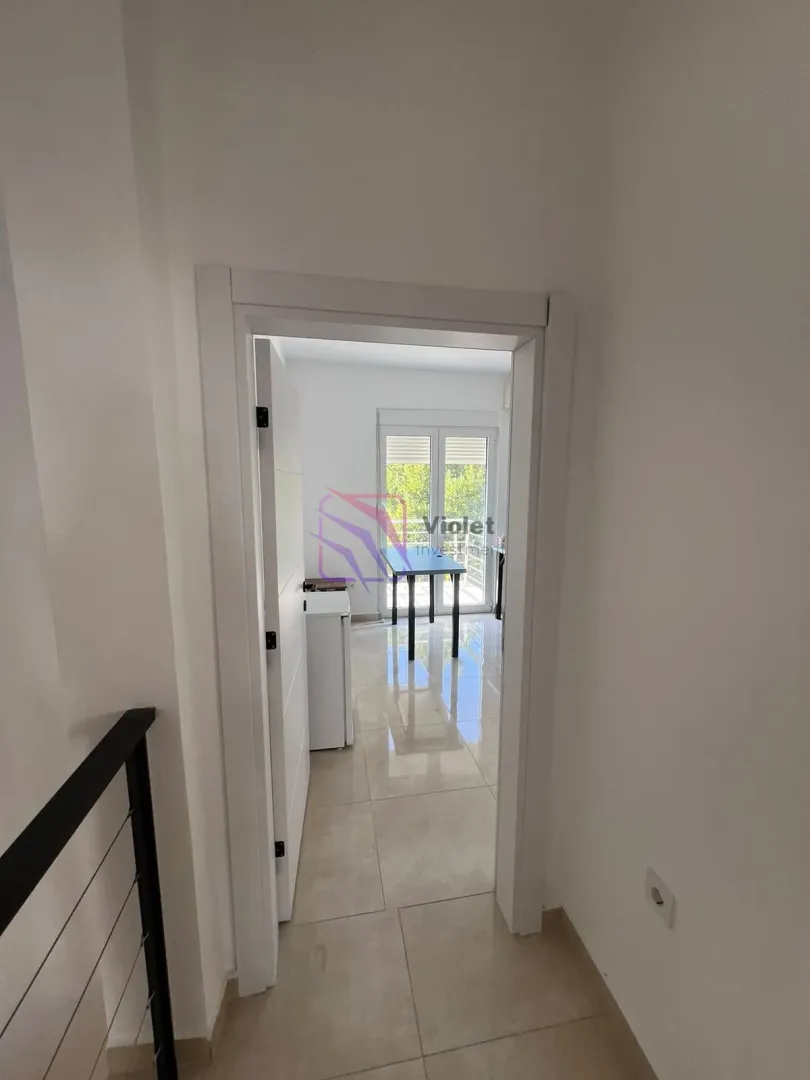 Izdavanje, stan, 500m², Stari Aerodrom, Podgorica