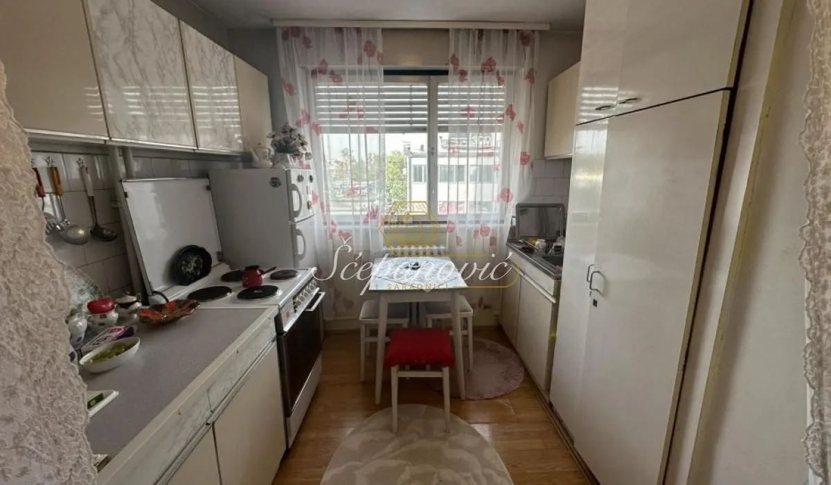 Prodaja, dvosoban stan, 63m², Bulevar Oslobodjenja, Novi Sad Sve Podlokacije