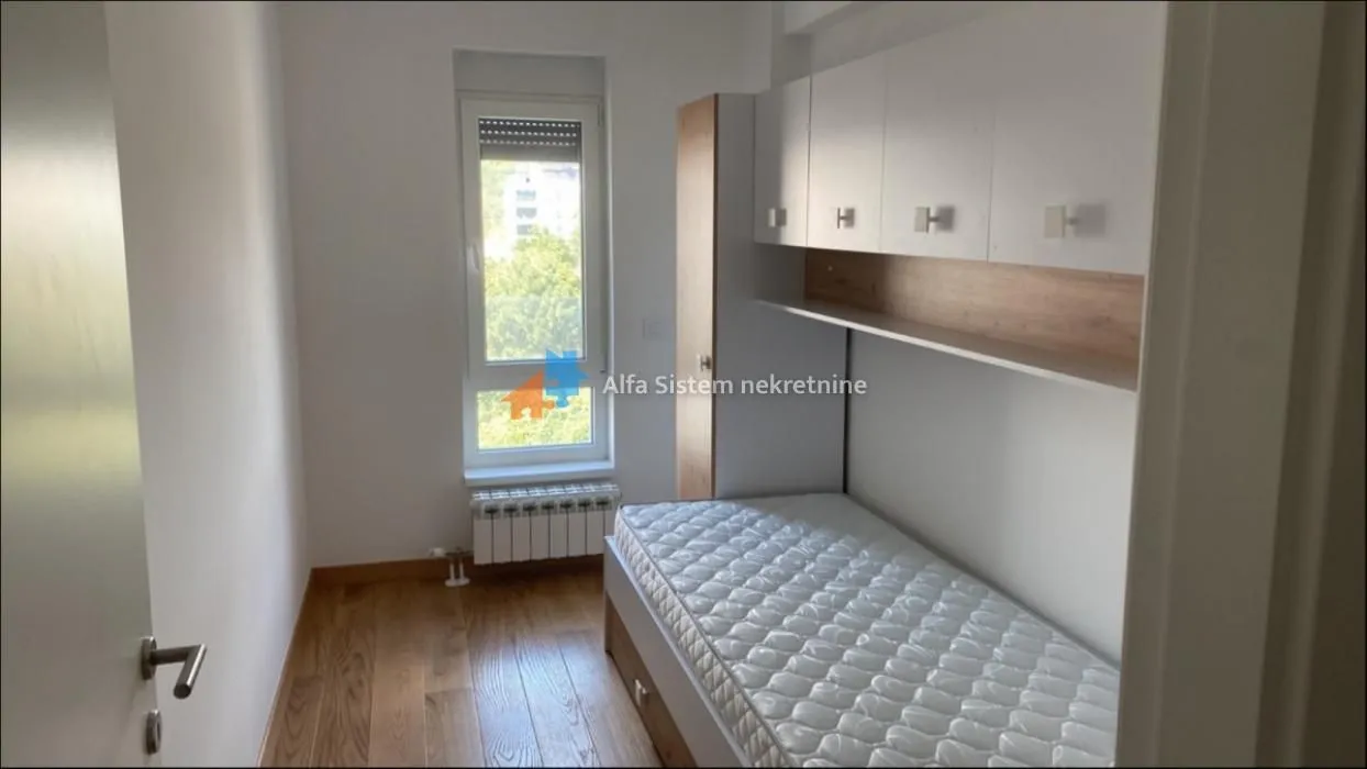 Izdavanje, trosoban stan, 112m², Novi Beograd Blok 65, Novi Beograd Sve Podlokacije