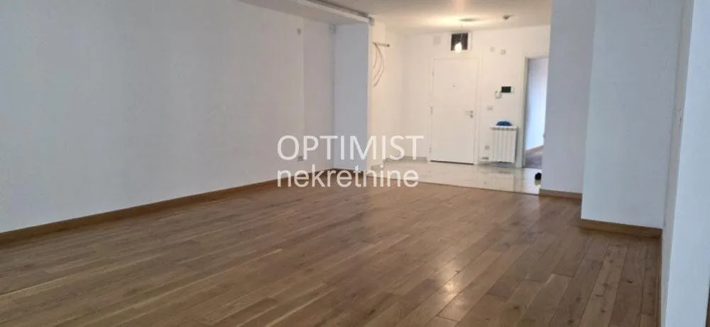 Prodaja, četvorosoban stan, 124m², Autokomanda, Voždovac Sve Podlokacije