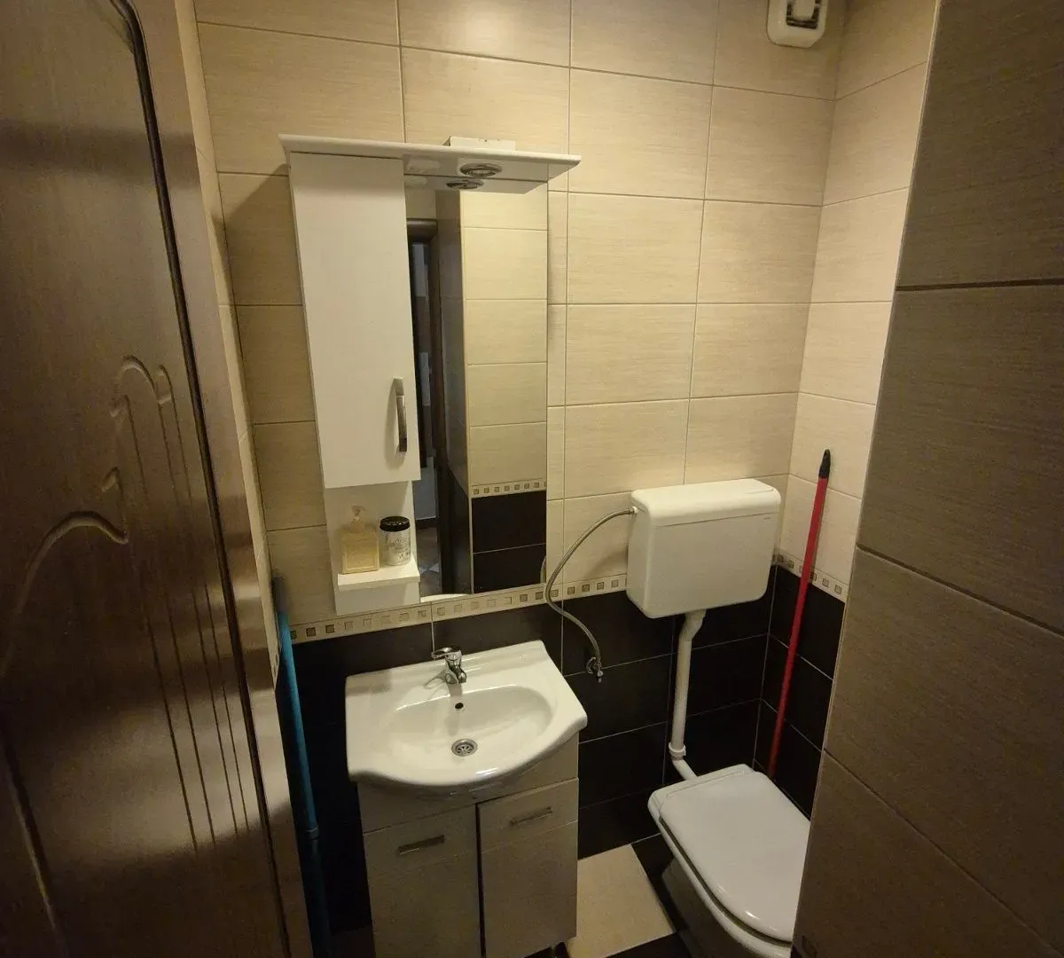 Izdavanje, dvosoban stan, 84m², Krivi Most, Podgorica