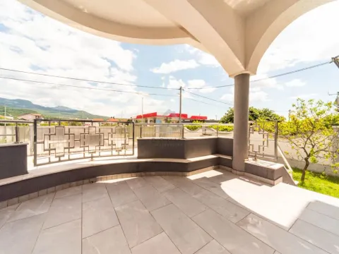 Rent, house, 320m², Zlatica, Podgorica - image 11