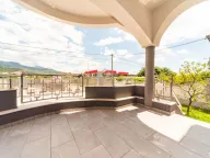 Izdavanje, kuća, 320m², Zlatica, Podgorica - image 11