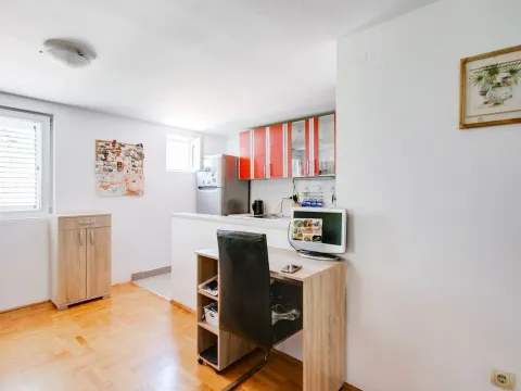 Sale, two bedroom apartment, 82m², Budva, Crna Gora - image 9