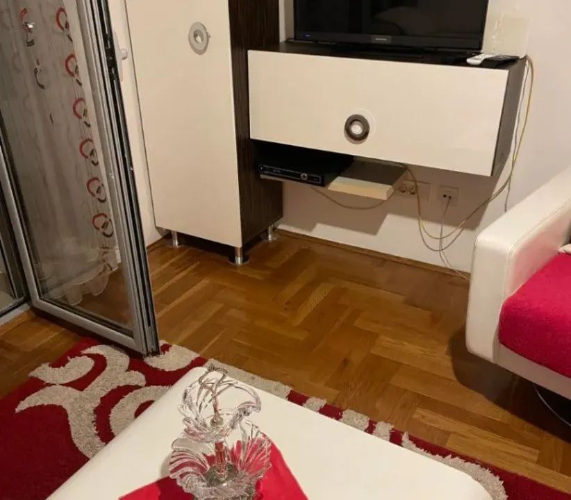 Izdavanje, jednosoban stan, 45m², Zabjelo, Podgorica