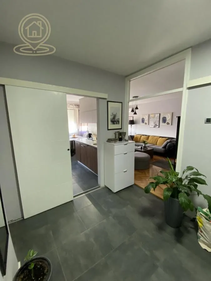 Prodaja, trosoban stan, 70m², Medijana, Niš