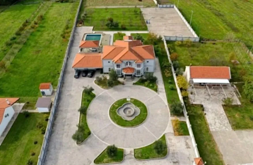 Prodaja, kuća, 560m², Begovina, Danilovgrad