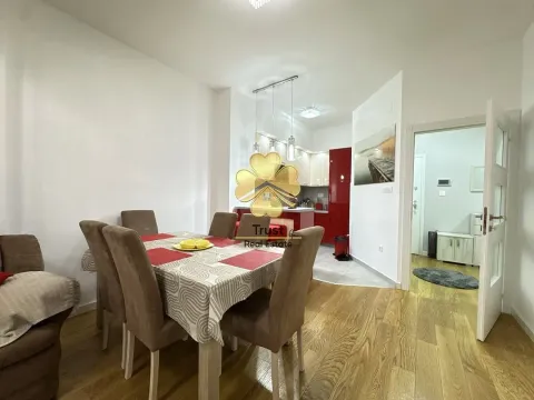 Izdavanje, dvosoban stan, 80m², Centar, Podgorica - image 4