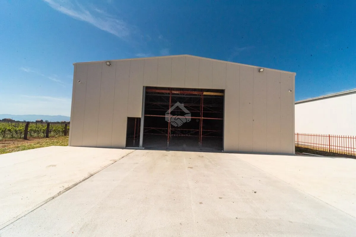 Rent, office space, 600m², Tuzi, Podgorica