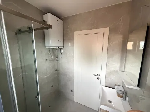 Sale, two bedroom apartment, 55m², Centar, Budva - image 2