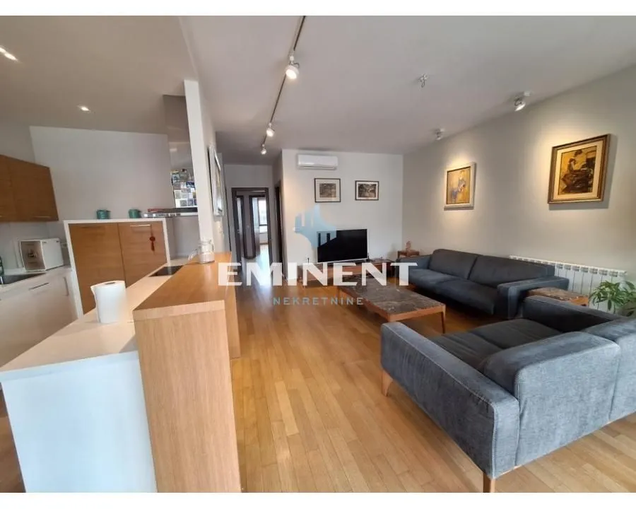 Izdavanje, trosoban stan, 102m², Vračar Hram, Vračar Sve Podlokacije