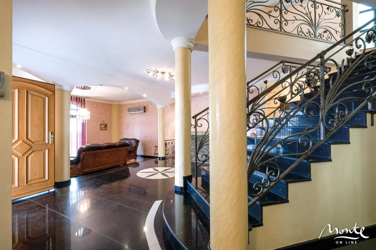 Sale, house, 560m², Petrovac, Budva