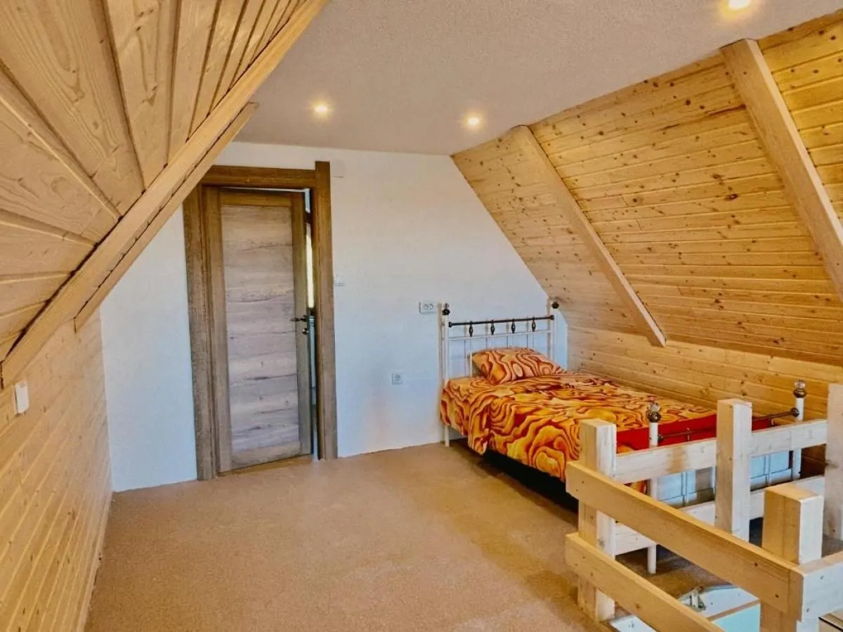 Prodaja, kuća, 274m², Žabljak, Crna Gora